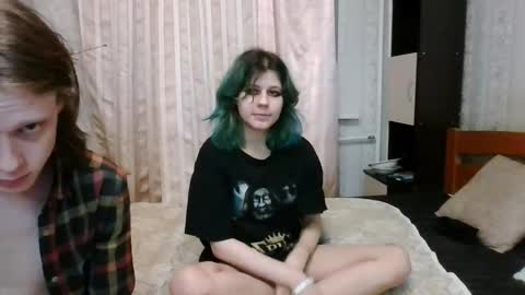 Crystal and Marcl online show from January 19, 1:43 am