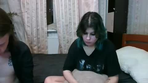 Crystal and Marcl online show from January 22, 5:26 am