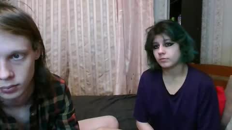 Crystal and Marcl online show from February 4, 3:44 am