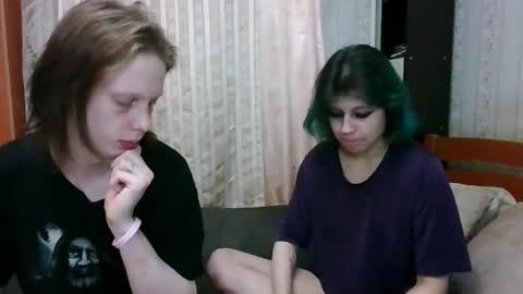 Crystal and Marcl online show from March 1, 9:40 am