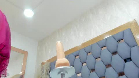 Snapshot of crystal_sm chatting on April 10, 3:23 am crystal_sm online show from April 10, 3:23 am