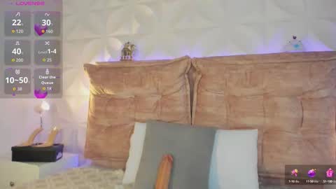 Snapshot of crystal_star16 chatting on September 9, 2:33 am Chris online show from September 9, 2:33 am