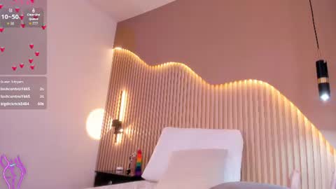 Snapshot of crystal_star16 chatting on June 14, 5:59 pm Chris online show from June 14, 5:59 pm