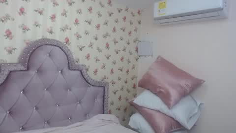 Milf Latina online show from March 14, 12:21 pm