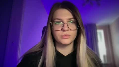 Snapshot of crystalblush01 chatting on March 21, 2:09 pm crystalblush01 online show from March 21, 2:09 pm