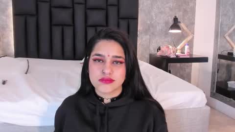 Snapshot of crystaldarliing chatting on November 10, 3:44 pm Crystal online show from November 10, 3:44 pm