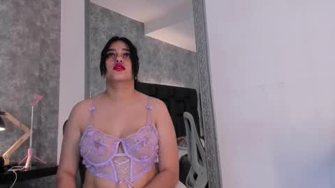 Snapshot of crystaldarliing chatting on November 11, 3:23 pm Crystal online show from November 11, 3:23 pm