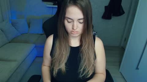 Snapshot of crystalemily chatting on February 18, 7:54 pm crystalemily online show from February 18, 7:54 pm