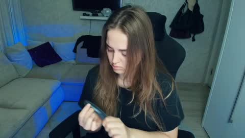 Snapshot of crystalemily chatting on March 27, 7:13 pm crystalemily online show from March 27, 7:13 pm