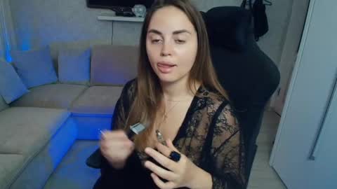 crystalemily online show from June 8, 7:03 pm