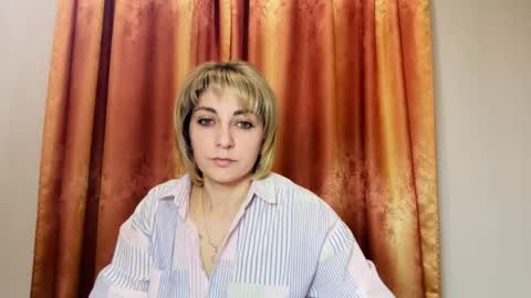 Snapshot of crystalfever_ chatting on May 13, 7:22 pm Mary online show from May 13, 7:22 pm