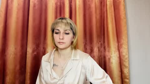 Snapshot of crystalfever_ chatting on May 16, 8:07 pm Mary online show from May 16, 8:07 pm
