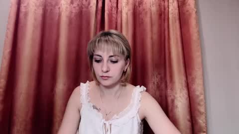 Snapshot of crystalfever_ chatting on May 24, 7:08 pm Mary online show from May 24, 7:08 pm