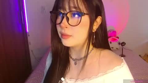 Olivia  online show from June 18, 1:04 pm