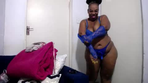 crystaljes online show from December 3, 5:55 pm