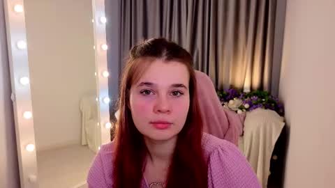 Snapshot of crystallcutie chatting on March 25, 5:35 am Lora online show from March 25, 5:35 am