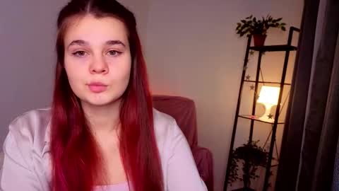 Snapshot of crystallcutie chatting on March 29, 5:51 am Lora online show from March 29, 5:51 am