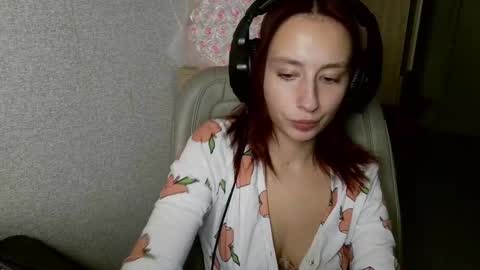 Snapshot of crystallkris chatting on December 7, 2:20 am Kristina online show from December 7, 2:20 am