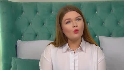 Snapshot of crystallyons chatting on September 27, 6:29 am Crystal online show from September 27, 6:29 am