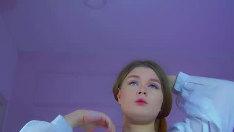 Snapshot of crystallyons chatting on October 11, 6:23 am Crystal online show from October 11, 6:23 am