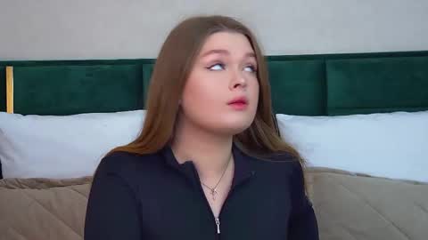 Crystal online show from November 16, 6:24 pm