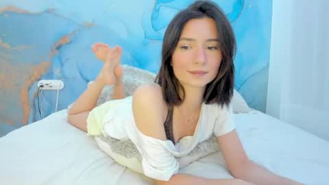 Snapshot of crystalnut chatting on May 12, 5:59 am Maria online show from May 12, 5:59 am