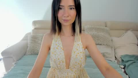 Snapshot of crystalnut chatting on June 6, 3:33 am Maria online show from June 6, 3:33 am