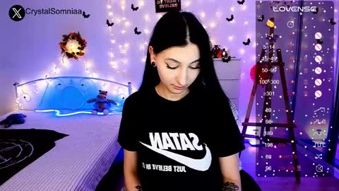 Sasha    Make me moan with patterns   good music here  online show from December 8, 1:13 am