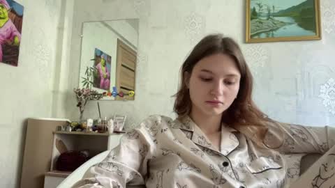 crystalstipp online show from June 6, 3:33 am