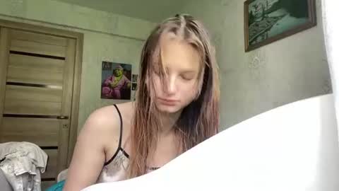 crystalstipp online show from July 7, 6:05 am