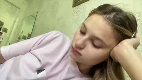 crystalstipp online show from July 9, 5:22 am