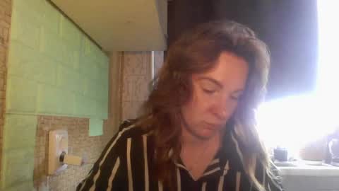 Snapshot of crystalvelvet chatting on May 28, 7:49 am crystalvelvet online show from May 28, 7:49 am
