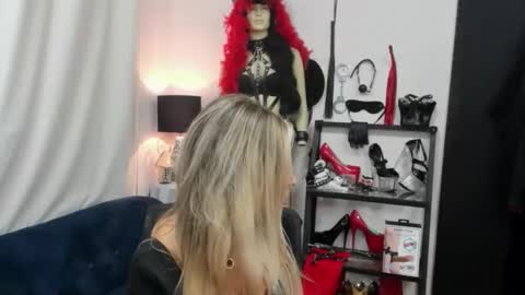 Snapshot of crystalxohotty chatting on September 16, 4:24 am CrystalHotty online show from September 16, 4:24 am