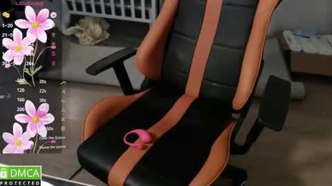 Snapshot of crystalyss chatting on November 9, 3:16 am Lia online show from November 9, 3:16 am