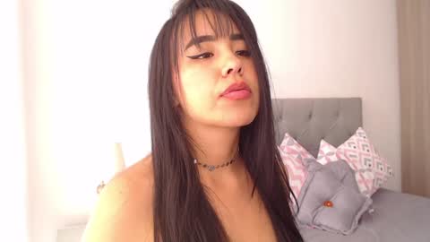 crysttalcandy online show from December 9, 5:19 pm