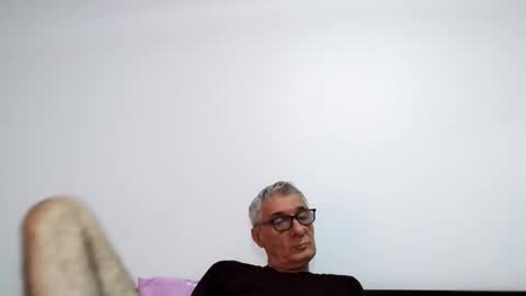 Snapshot of cucaio18 chatting on March 31, 2:13 am BIG UNCUT HARD COCK online show from March 31, 2:13 am