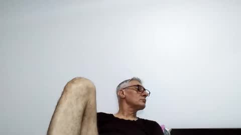 Snapshot of cucaio18 chatting on April 21, 2:48 am BIG UNCUT HARD COCK online show from April 21, 2:48 am