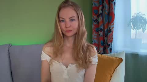 Snapshot of cuddle_kitten chatting on April 12, 5:56 am Alexia online show from April 12, 5:56 am