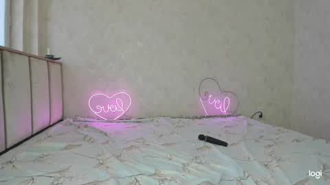 cuddlies2 online show from December 24, 3:38 am