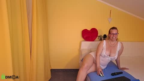 Snapshot of cuddlings chatting on May 4, 3:30 pm Mimiher 43 Asahim 32 online show from May 4, 3:30 pm