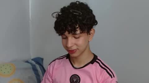 Cuddly online show from December 4, 4:27 pm