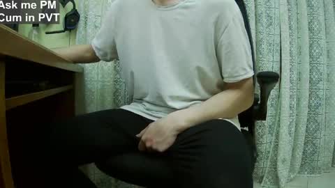 Snapshot of culonudo23 chatting on April 2, 10:18 pm Leo online show from April 2, 10:18 pm