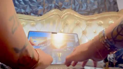 im KIM new girl to spoil online show from October 4, 7:23 pm