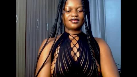 Snapshot of cum_ebony_petitxx chatting on April 20, 7:00 am cath online show from April 20, 7:00 am