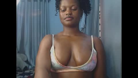 Snapshot of cum_ebony_petitxx chatting on May 5, 6:32 am cath online show from May 5, 6:32 am