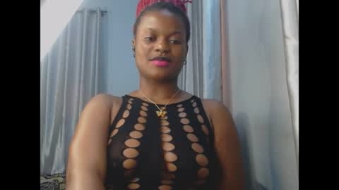 Snapshot of cum_ebony_petitxx chatting on June 5, 7:14 am cath online show from June 5, 7:14 am