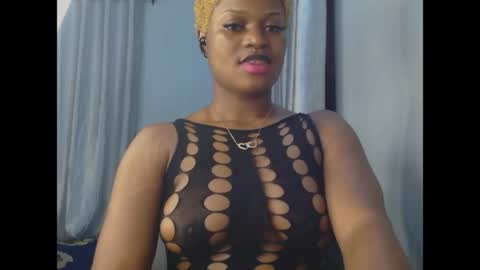 Snapshot of cum_ebony_petitxx chatting on June 9, 6:58 am cath online show from June 9, 6:58 am