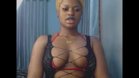 Snapshot of cum_ebony_petitxx chatting on June 13, 6:55 am cath online show from June 13, 6:55 am