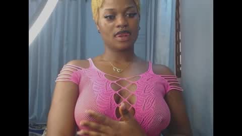 Snapshot of cum_ebony_petitxx chatting on June 15, 6:59 am cath online show from June 15, 6:59 am