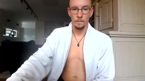 cum_swallow_bi online show from July 22, 8:06 am